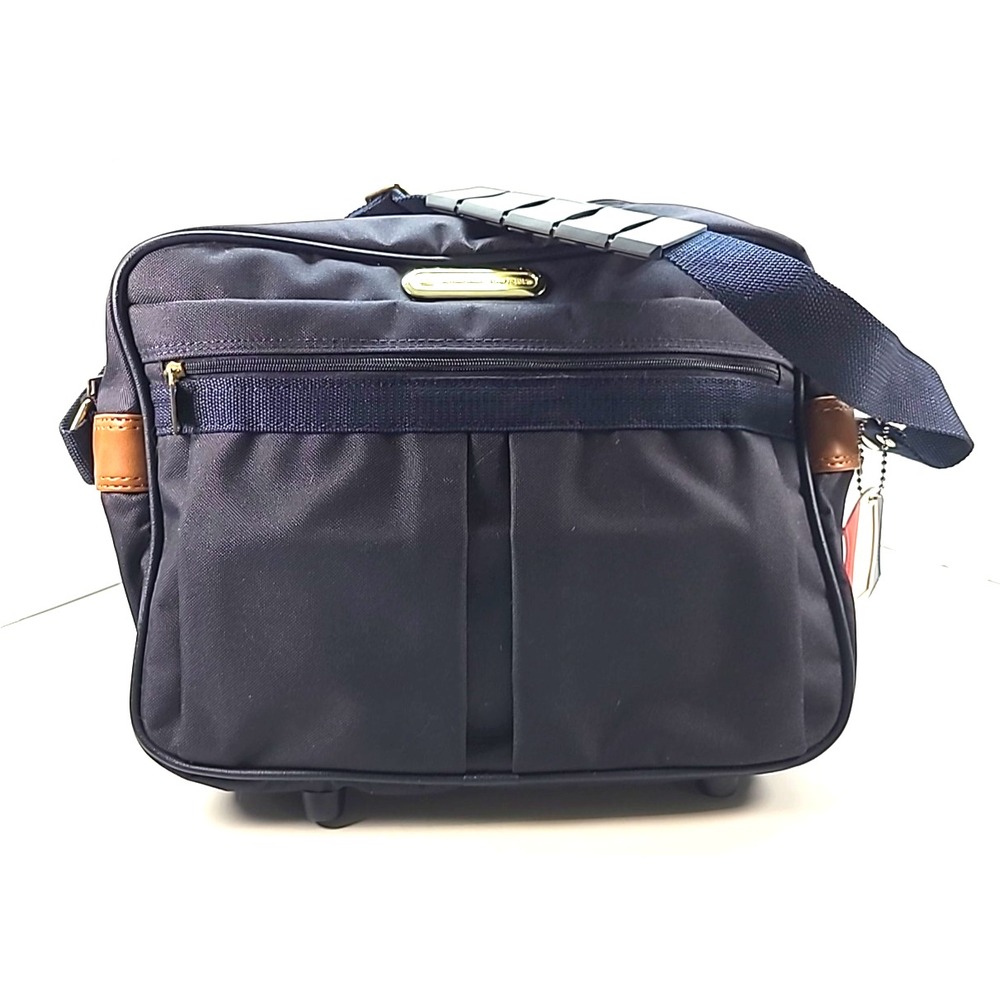 American Tourister Overnight Carry On Bag - Black- Adjustable Shoulder Strap